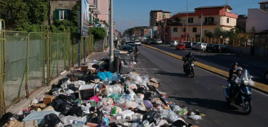 Napoli, rifiuti fuori Regione per 10 giorni per superare l'emergenza