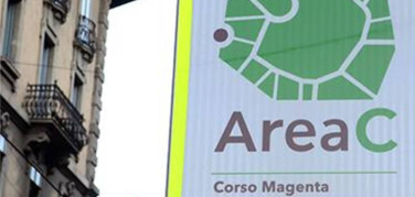 Milano, fino al 1° ottobre 2022 l’ingresso in Area C sarà gratuito per i veicoli elettrici