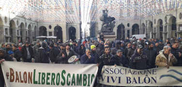 Torino: continua la mobilitazione degli operatori del Barattolo contro lo spostamento dell'area di libero scambio | VIDEO