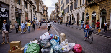 Rifiuti di Roma: approvata delibera che coinvolge cittadini e negozianti nella pulizia