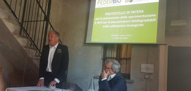 Pacciamature biodegradabili nelle coltivazioni biologiche, un primato tutto italiano | Video