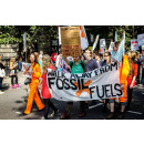 Immagine: Fridays for Future, venerdì 8 novembre davanti al Mise per dire stop ai finanziamenti alle fonti fossili