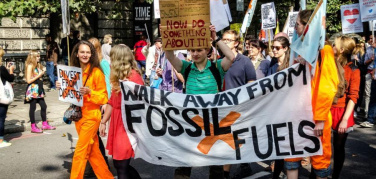Fridays for Future, venerdì 8 novembre davanti al Mise per dire stop ai finanziamenti alle fonti fossili