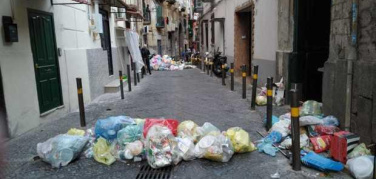 Napoli, l'emegenza rifiuti si aggrava: 'L'inceneritore e l'Icm chiusi hanno creato il cortocircuito'