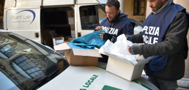 Sequestrati dalla polizia locale di Milano 610mila sacchetti di plastica non a norma