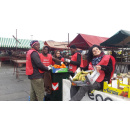 Immagine: Coronavirus e recupero cibo nei mercati: a Torino e Roma si continua a distribuire, a Milano no