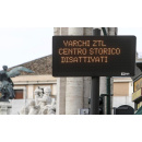 Immagine: Coronavirus, Roma: Virginia Raggi apre Ztl centro storico e Tridente fino al 3 aprile