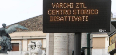 Coronavirus, Roma: Virginia Raggi apre Ztl centro storico e Tridente fino al 3 aprile