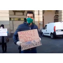 Immagine: Il flash mob degli ambulanti per riaprire il mercato di Porta Palazzo a Torino | VIDEO