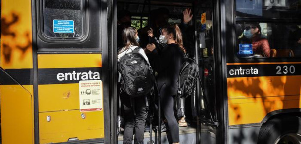 Covid, trasporti scuola: la Regione Puglia stanzia 3,3 milioni di euro per implementare i servizi